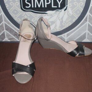 LADIES VINCE CAMUTO LOW EDGE SANDALS - GREY/BLACK 8 1/2